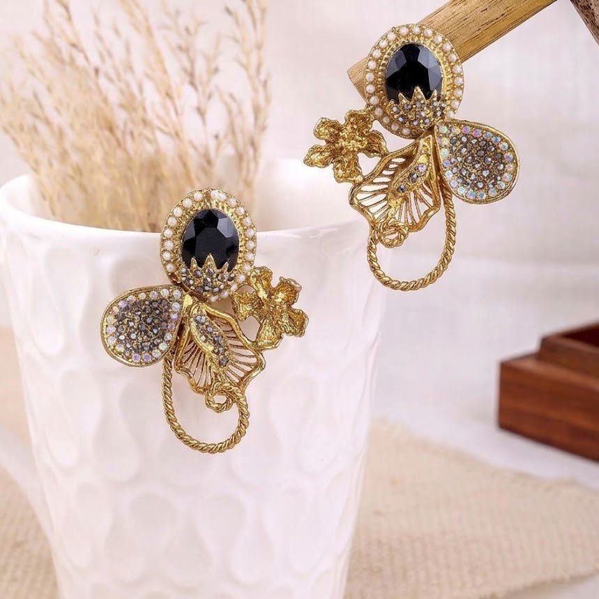 Azure Garden Pearl Studs - Riwaaj