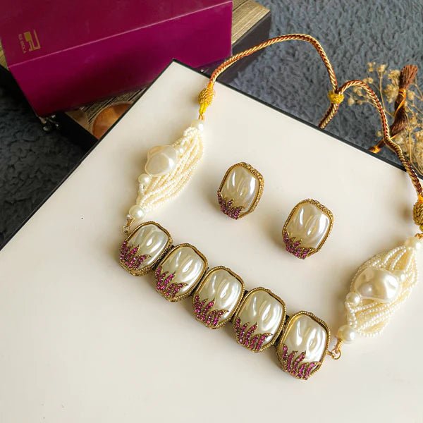 Husn - e - Janan Choker - Riwaaj