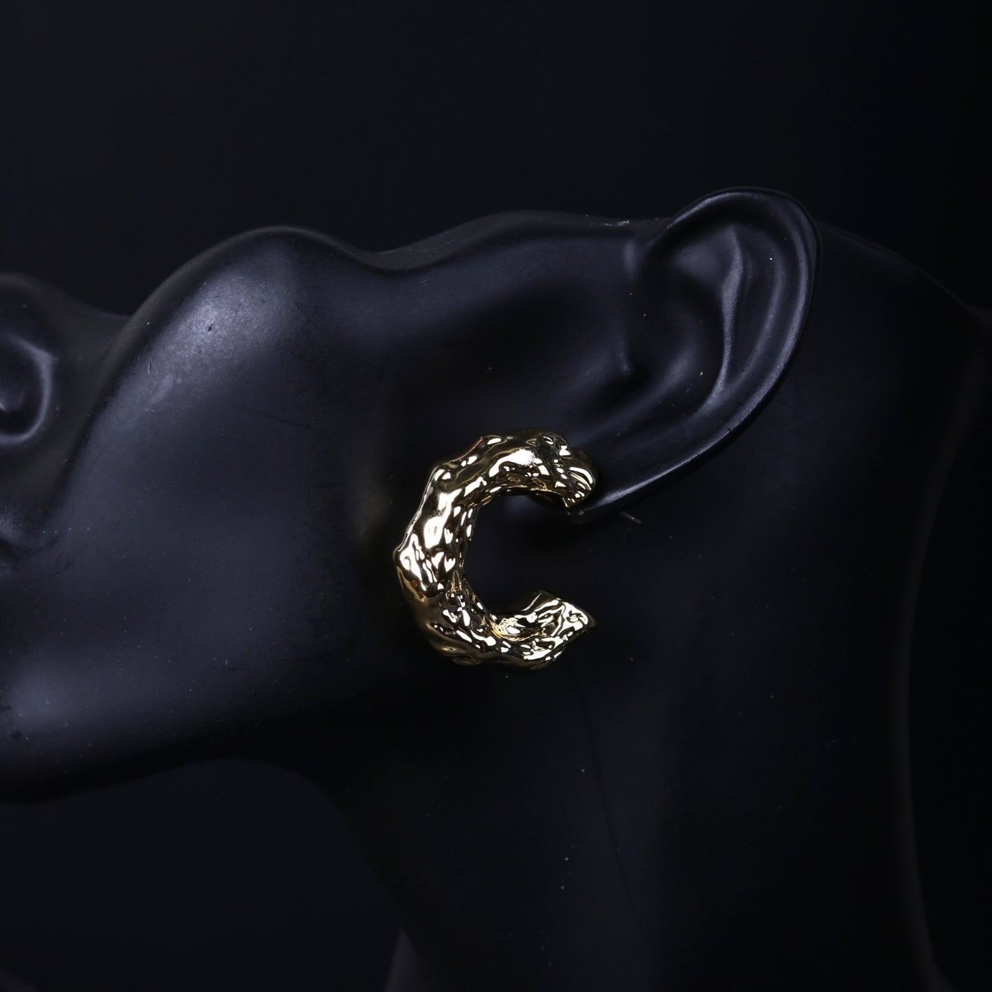 Curved Drop Studs - Riwaaj