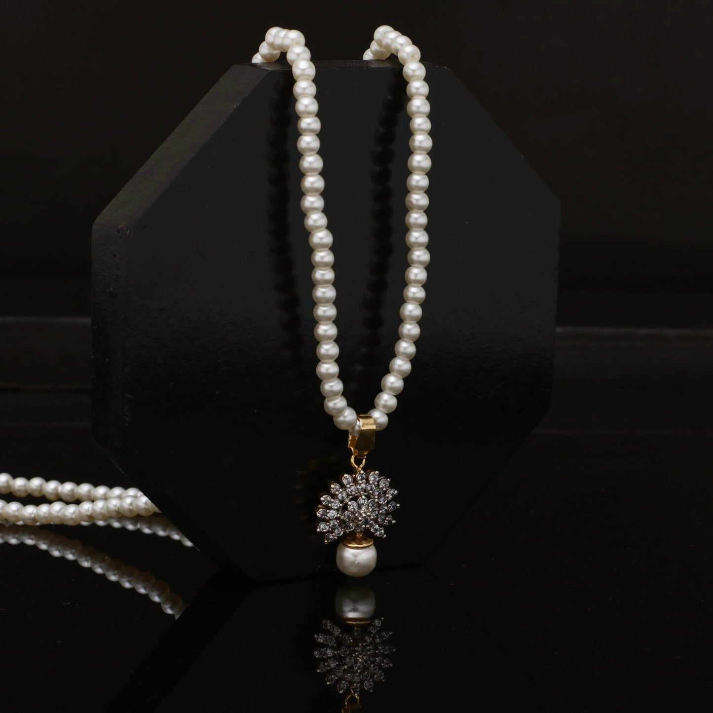 Zarqoon Pendant - Riwaaj