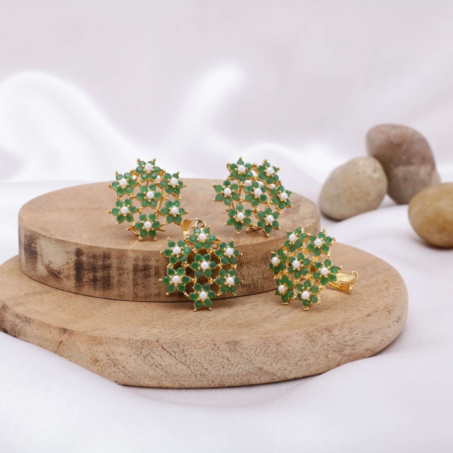 Zirconia Flower Locket Set - Riwaaj