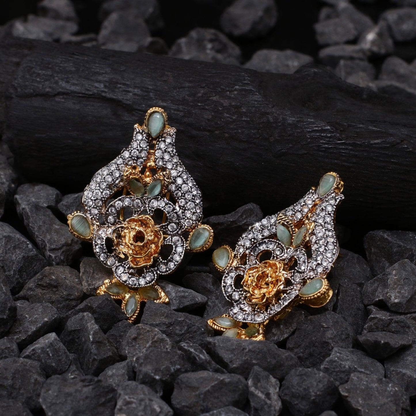 Zarqa Bloom Studs - Riwaaj