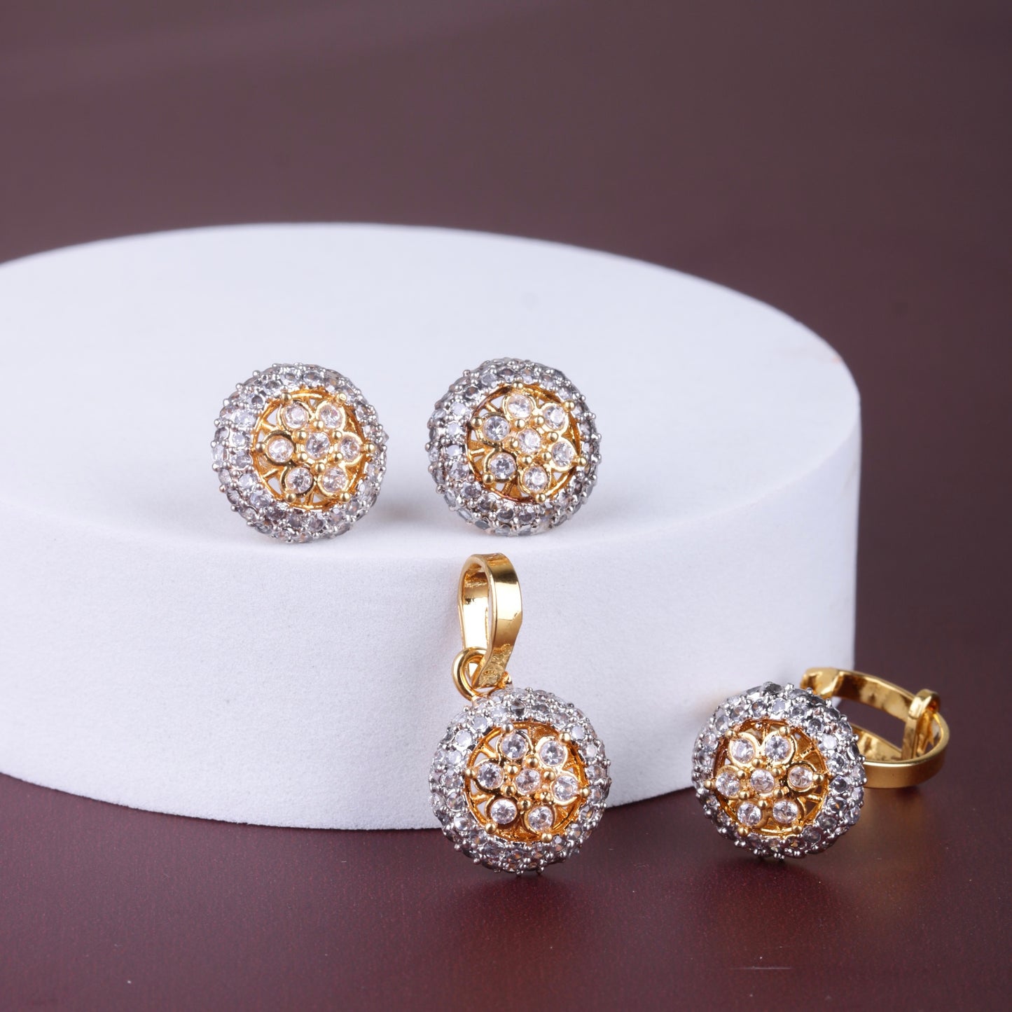 Golden Grace Locket Set - Riwaaj