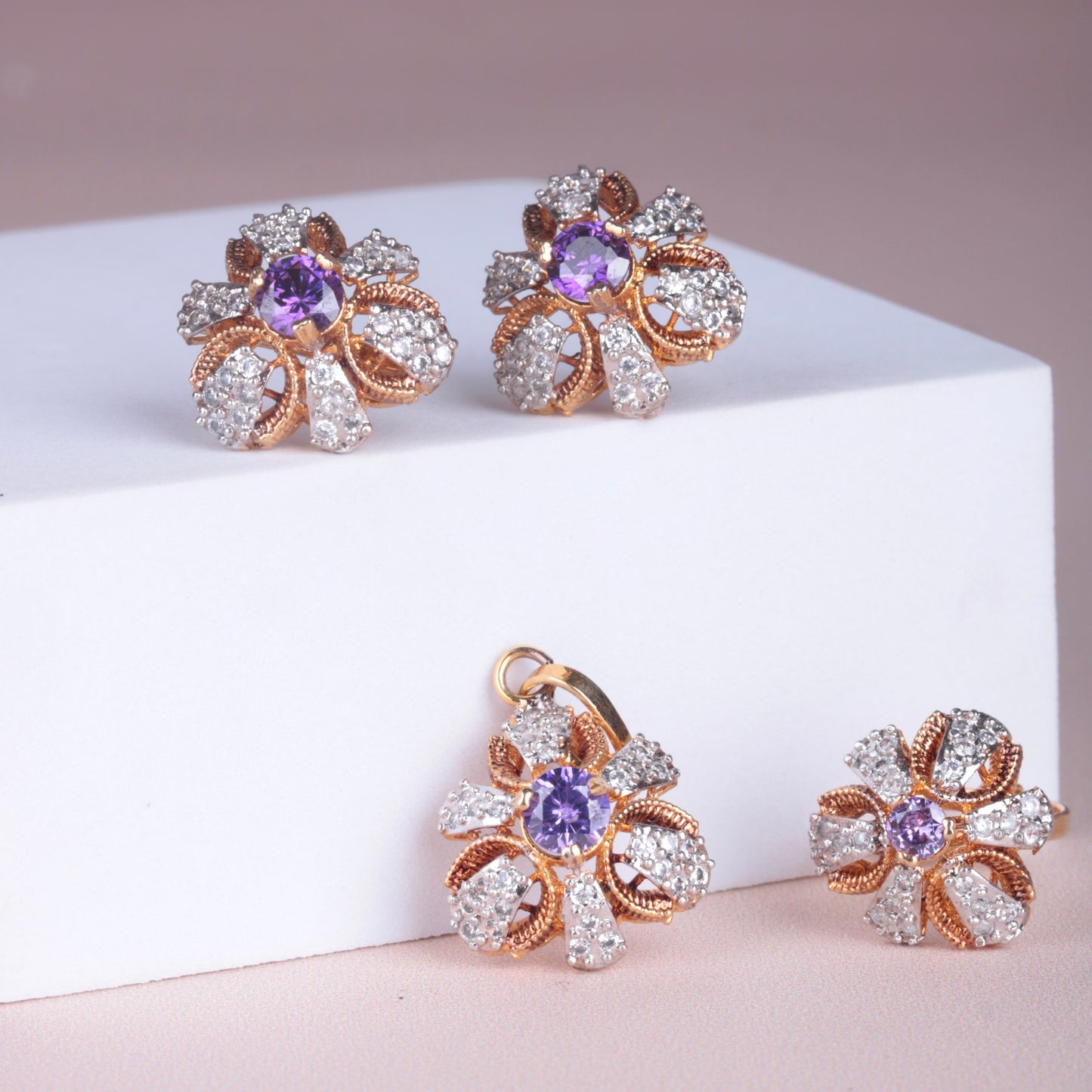 Zircon Flower Locket Set - Riwaaj
