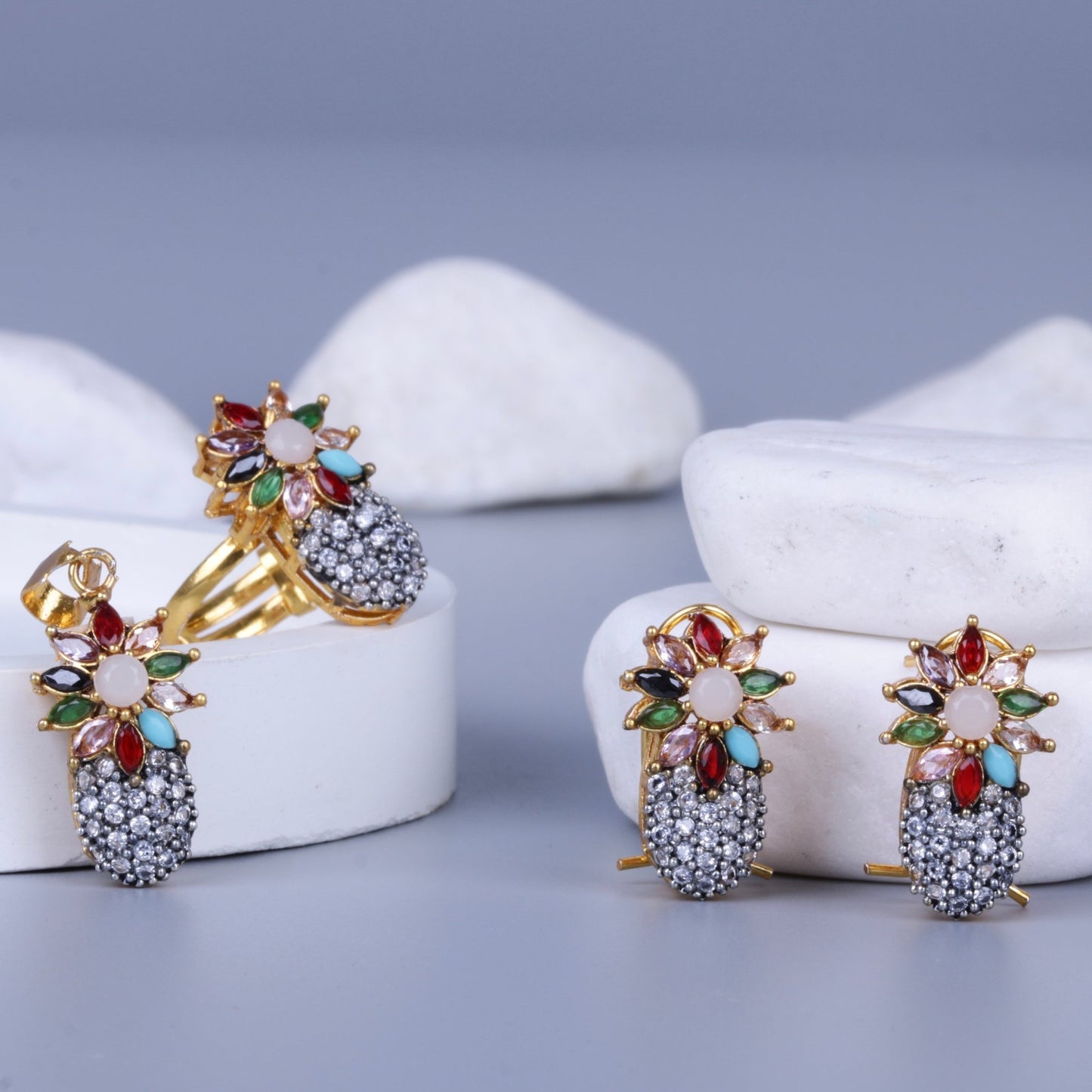 Pineapple Zirconia Locket Set - Riwaaj