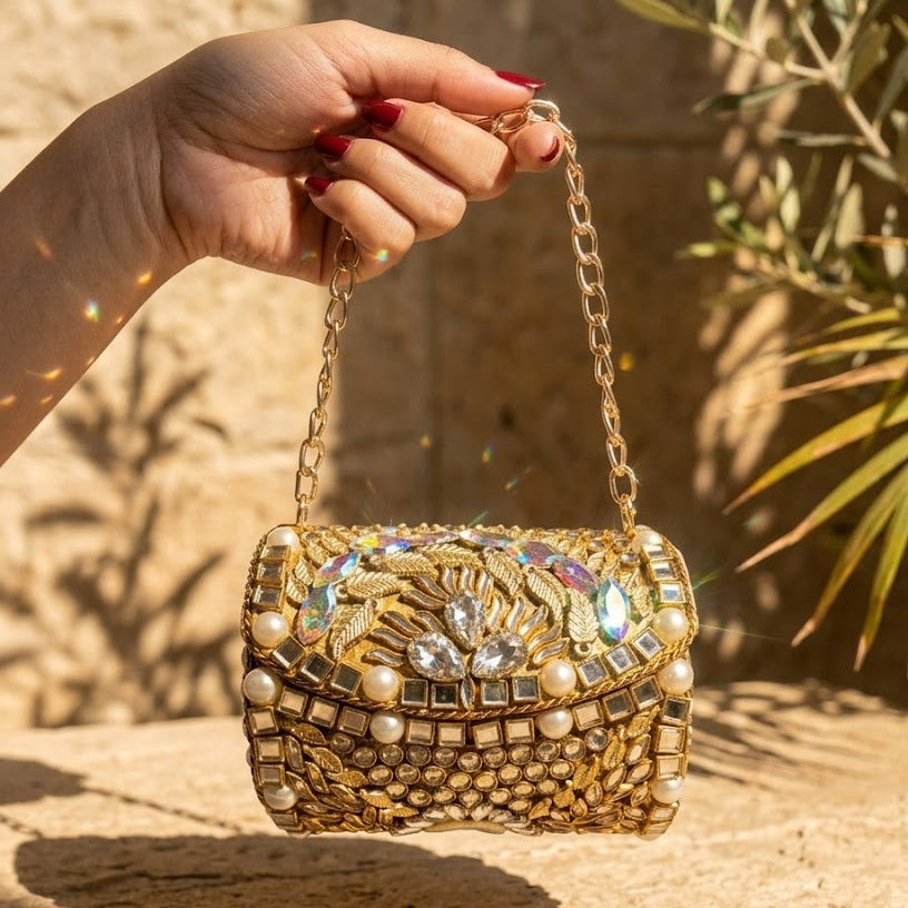Avelis Kundan Clutch – Bridal Evening Bag with Chain