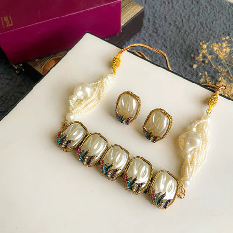 Husn-e-Janan Choker