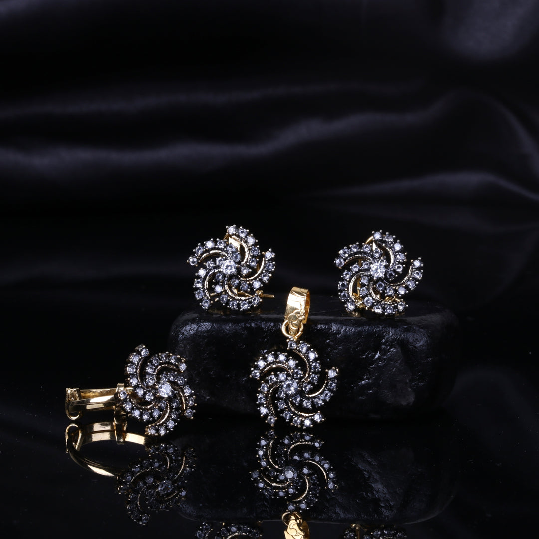 Royal Zirconia Locket Set