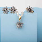 Load image into Gallery viewer, Sun Flower Gold Plated Locket Set
