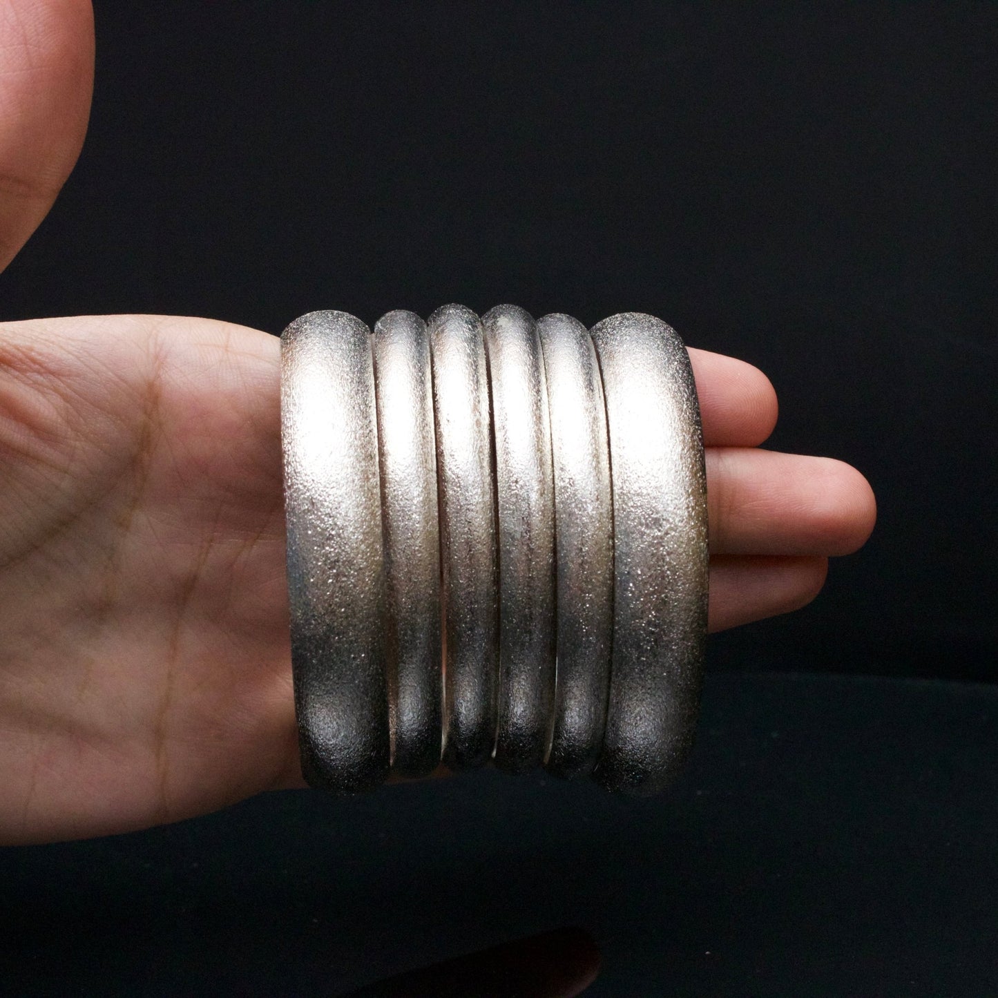 Cleopatra Silver Glass Bangle - Riwaaj