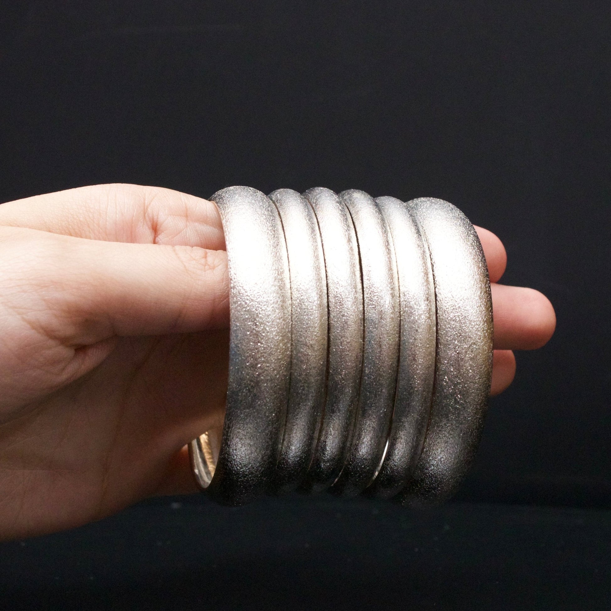 Cleopatra Silver Glass Bangle - Riwaaj