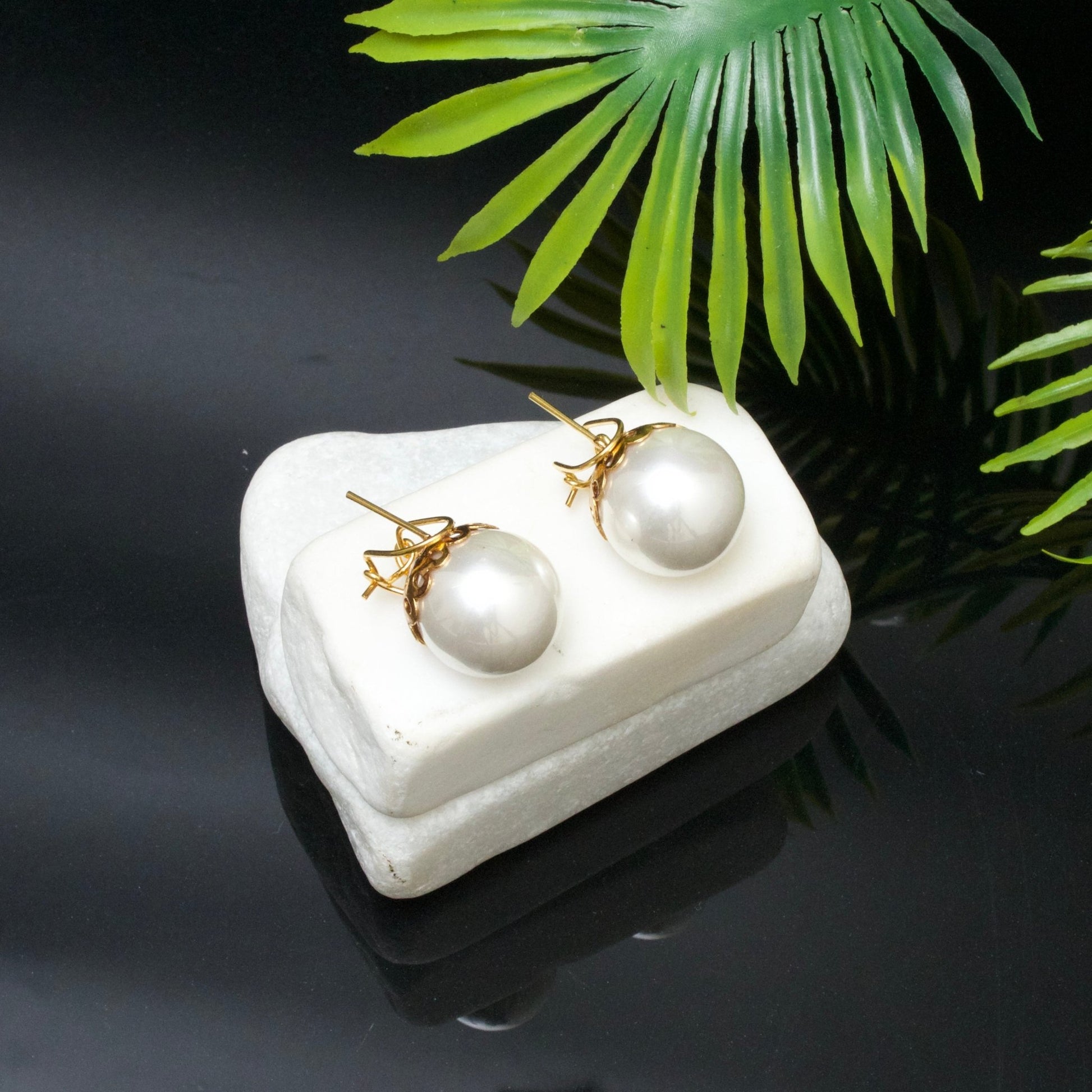 Pearl Glow Studs - Riwaaj
