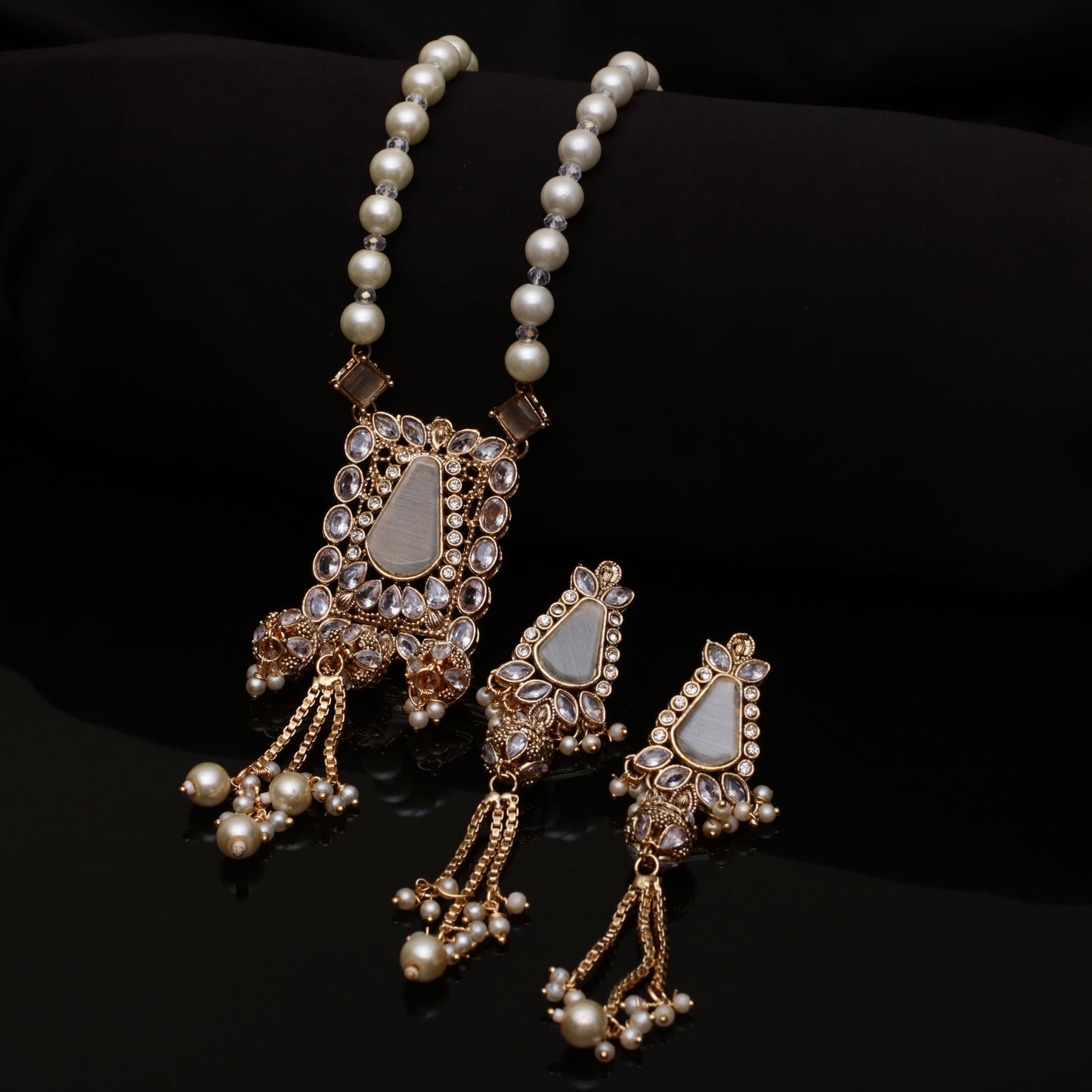 Zarmin Kundan Pearl Maala Set