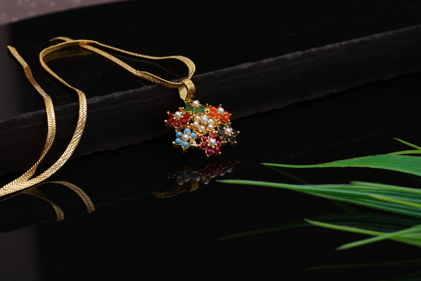 Zirconia Flower Pendant