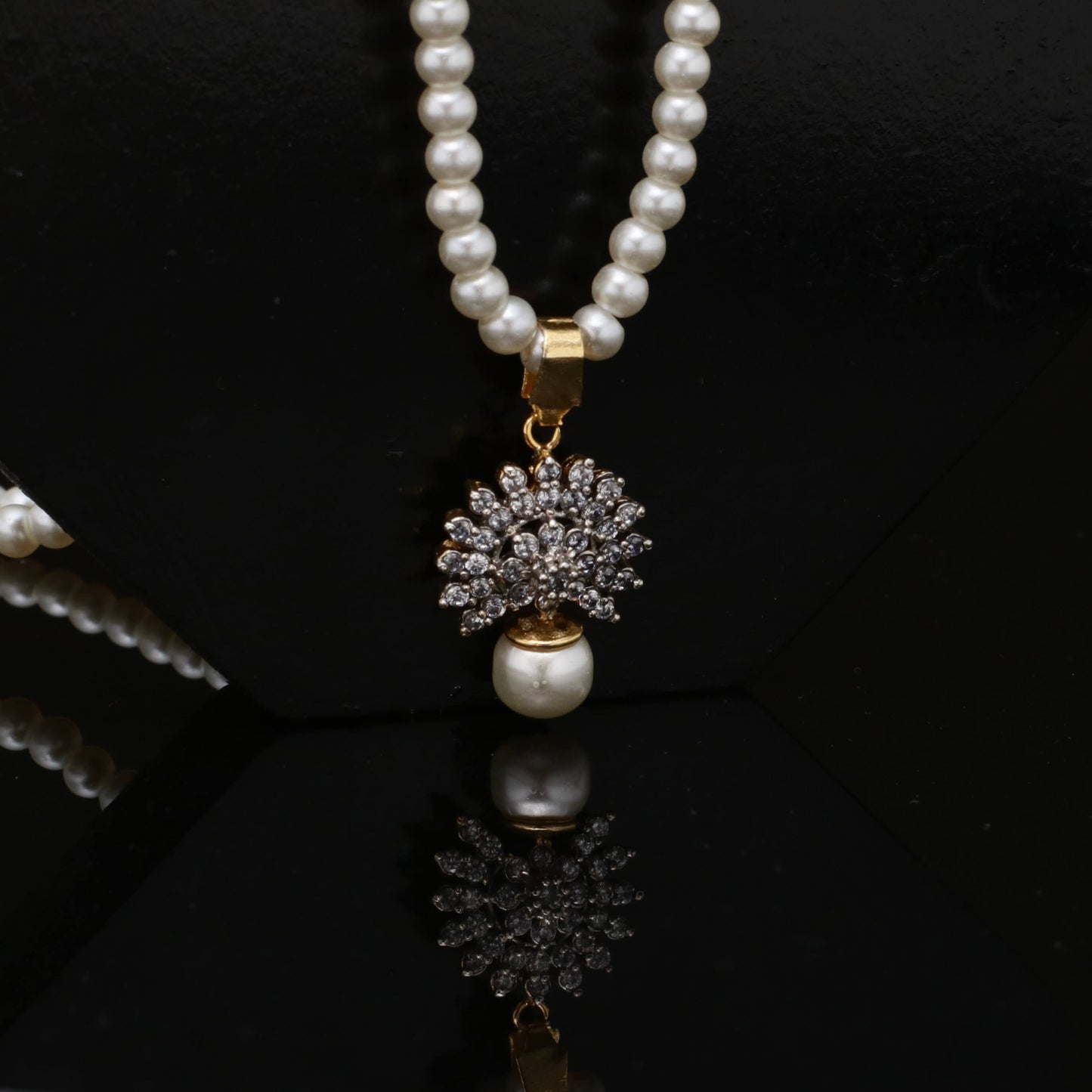 Zarqoon Pendant