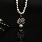 Load image into Gallery viewer, Zarqoon Pendant
