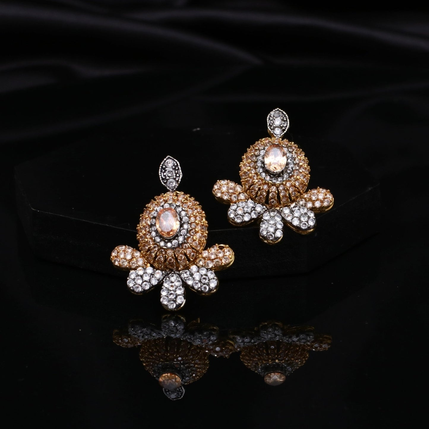 Oxidized Zircon Studs - Riwaaj