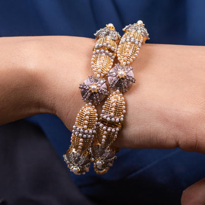 Aurora Glow Bangle Pearl