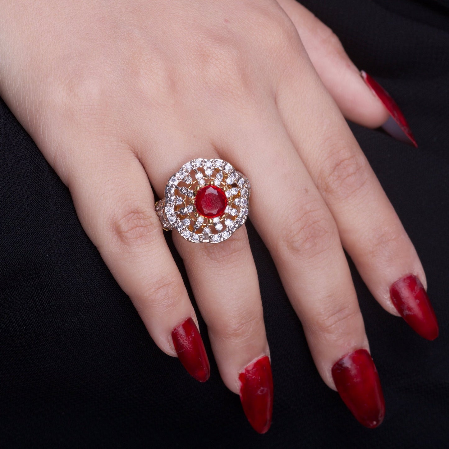 Circle Stone Ring - Riwaaj