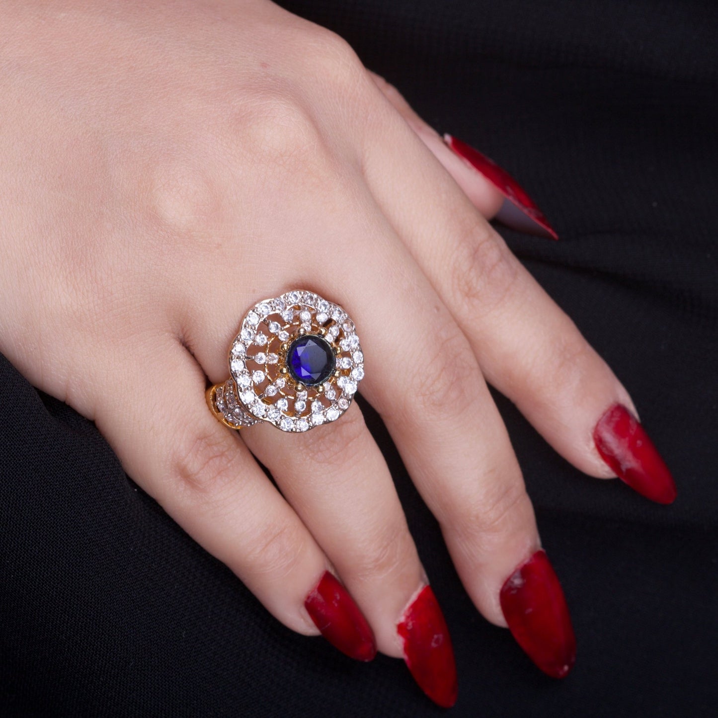 Circle Stone Ring - Riwaaj