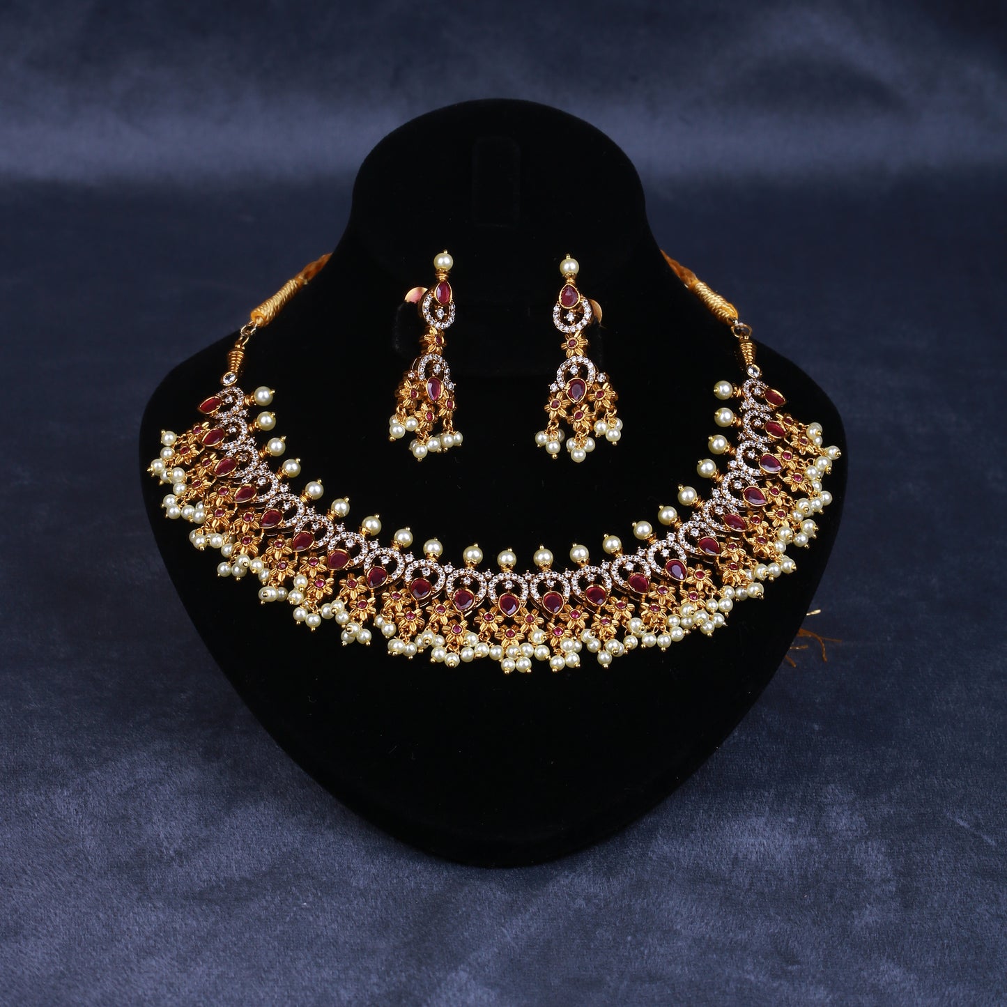 Gulbano Choker Set