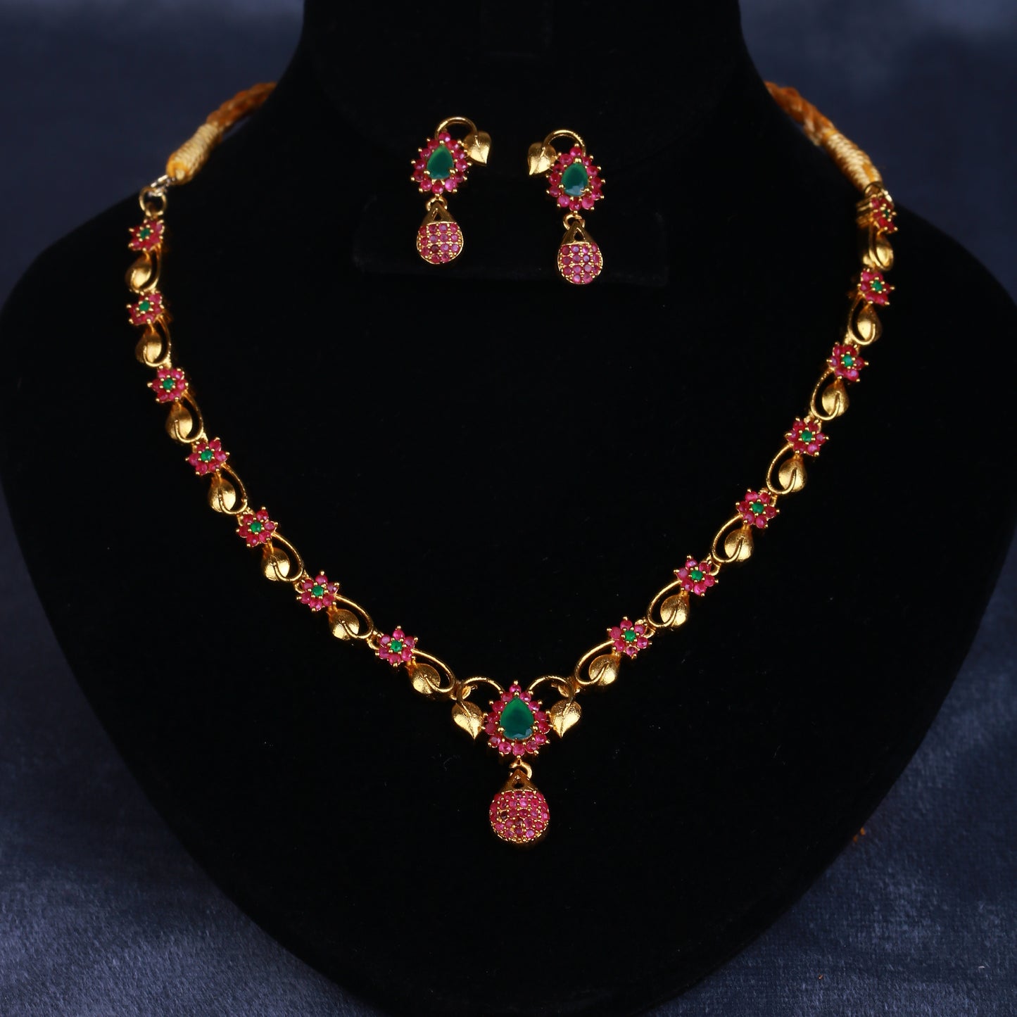 Gulab-e-Sabz Bloom Set
