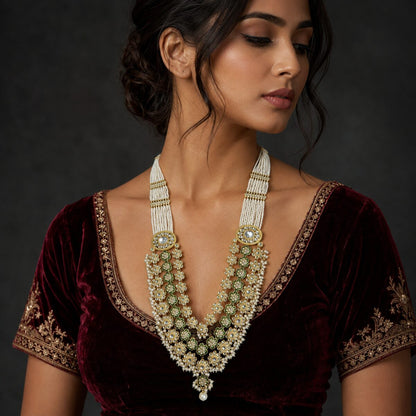 Noor-e-Sabz bridal necklace worn by model