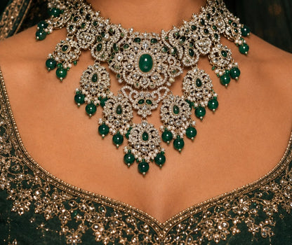 Noor-e-Mahal emerald green kundan necklace detail