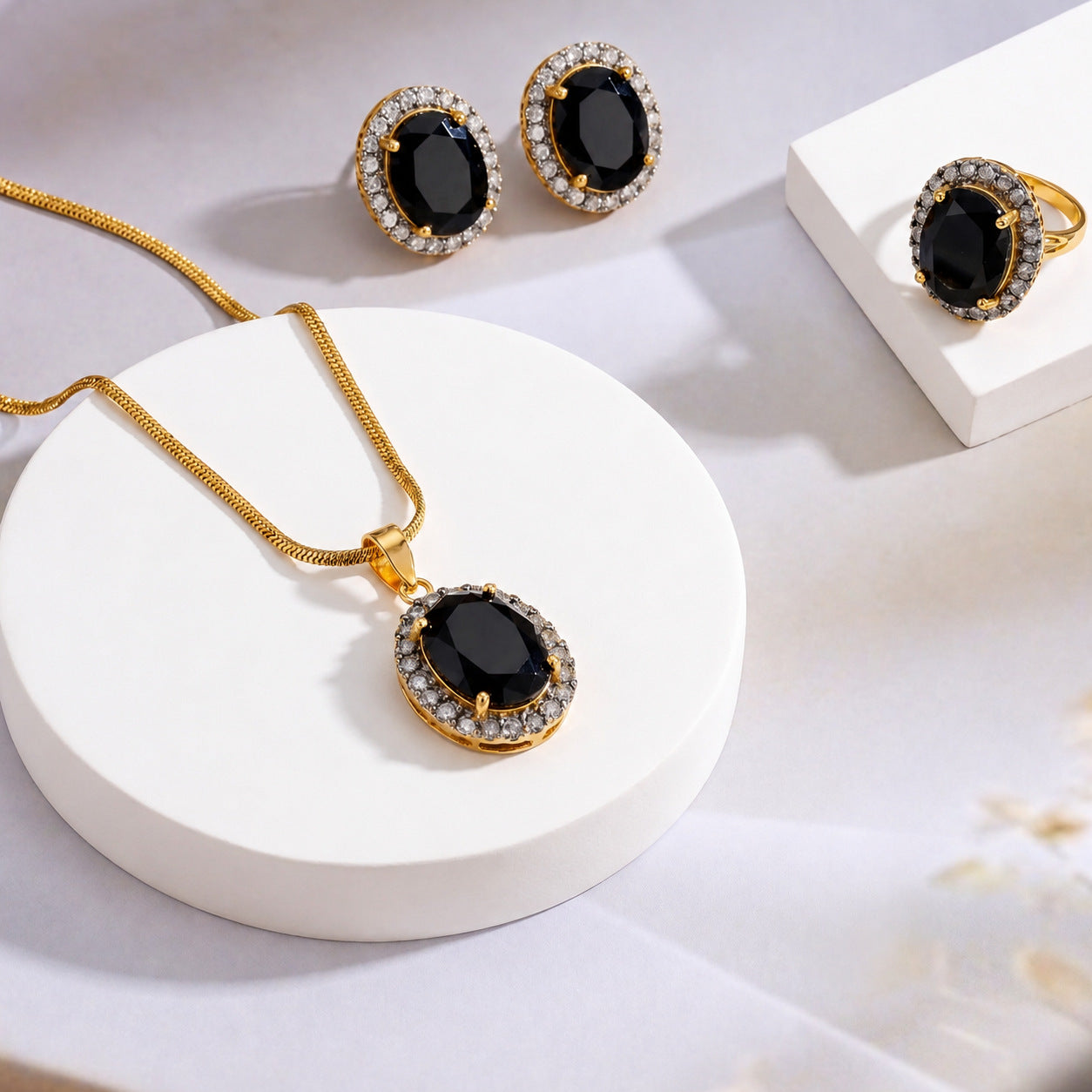 Riwaaj Elegance Locket Set