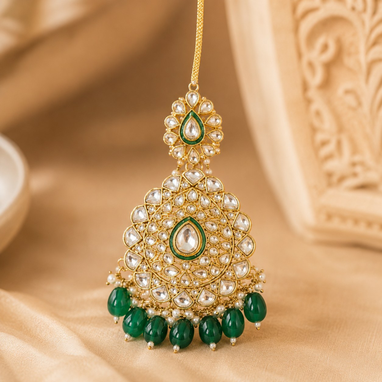Dilkash Emerald Kundan bridal teeka solo product shot