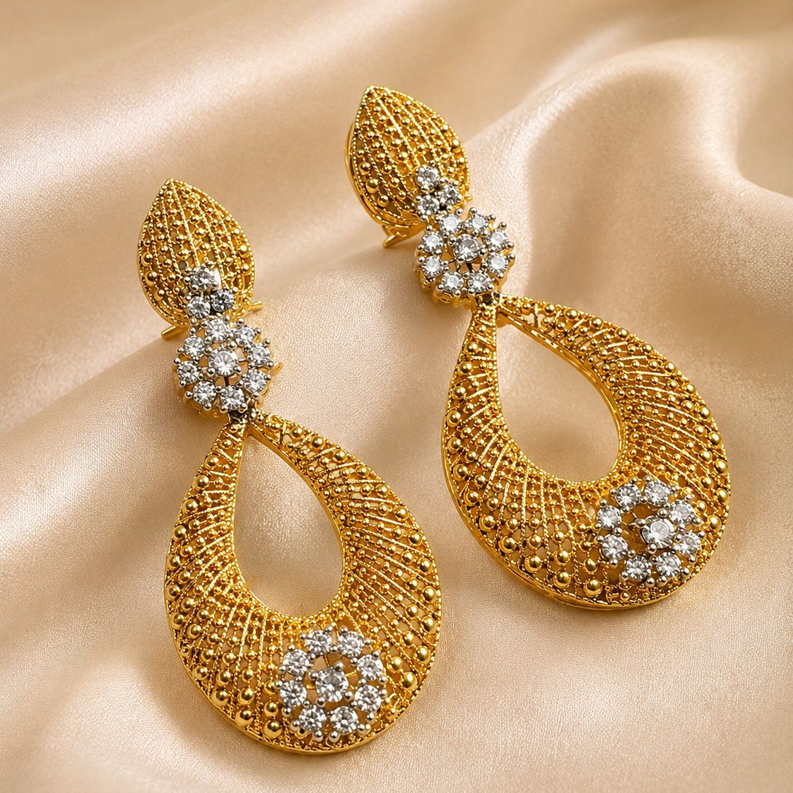 Gold Mesh Statement Necklace & Teeka Set